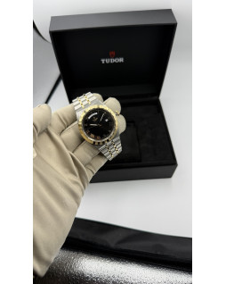 Tudor Royal