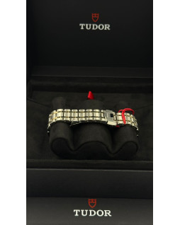 Tudor Royal 41