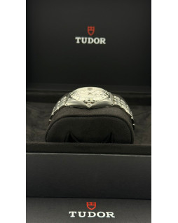 Tudor Royal 34