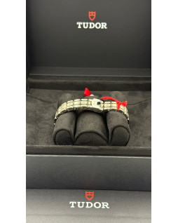 Tudor Royal 28 Chocolate Roman