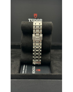 Tudor Royal 41