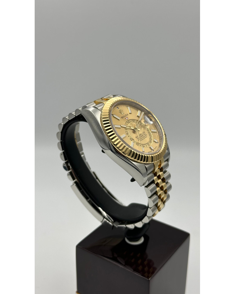 Rolex Sky - Dweller 42 Gold & Steel